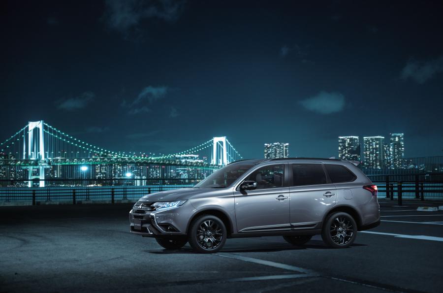  Mitsubishi Outlander Black Edition 2018 года  (JP) (фото 1 из 18)